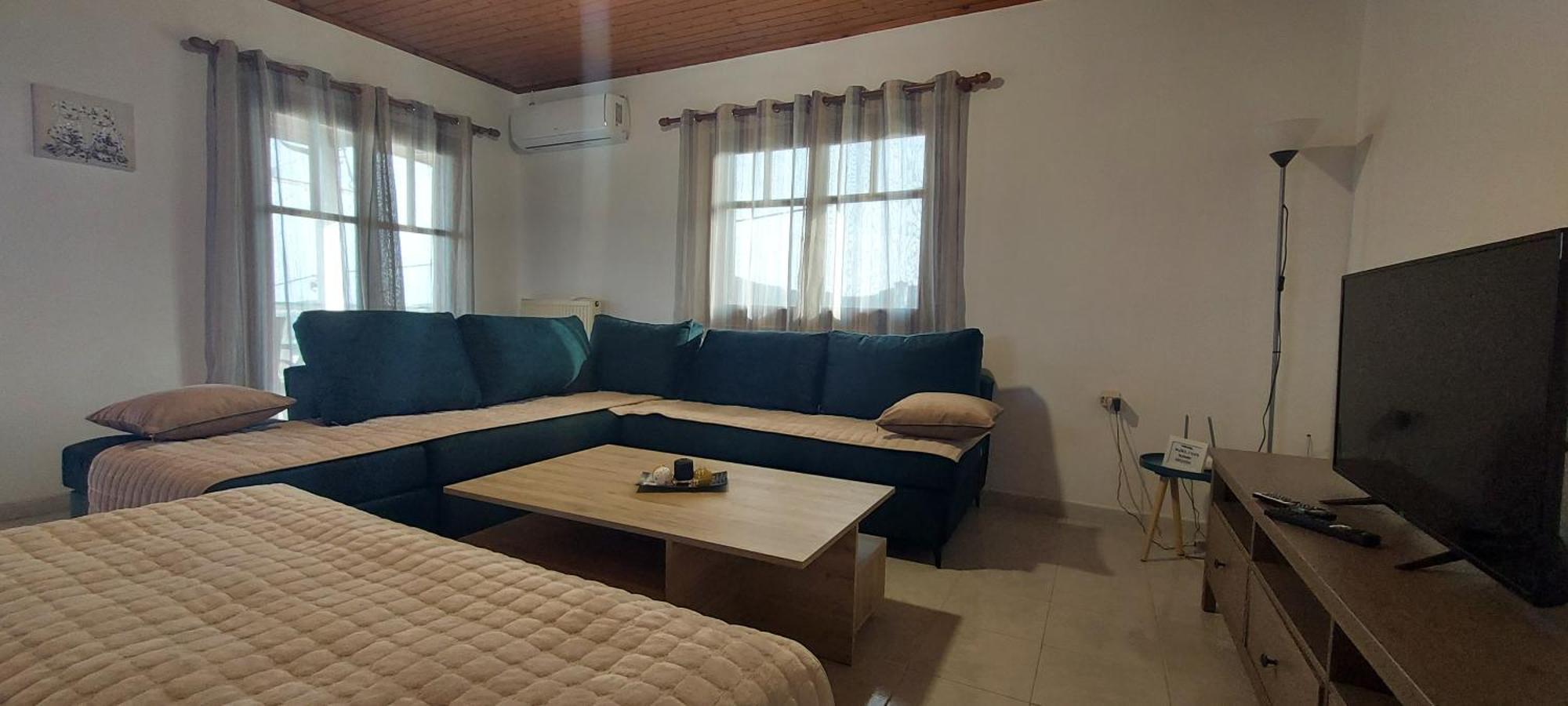 Elena'S Family House Apartment Artemida  Exterior photo